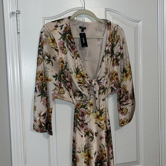 Express Satin Floral V-Neck Tie Front Cutout Midi Dress - Picture 6 of 9